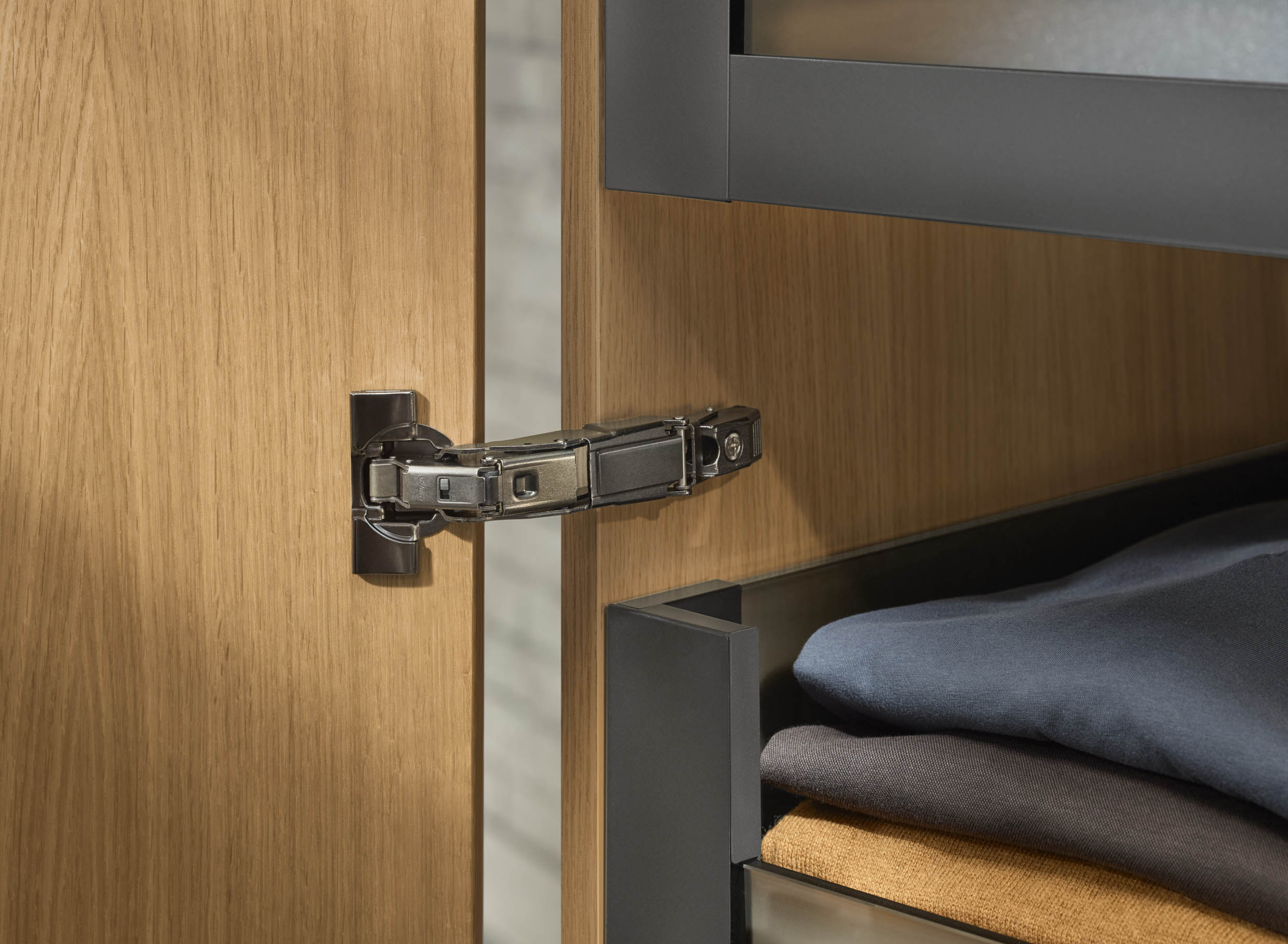 Blum cabinet hinges