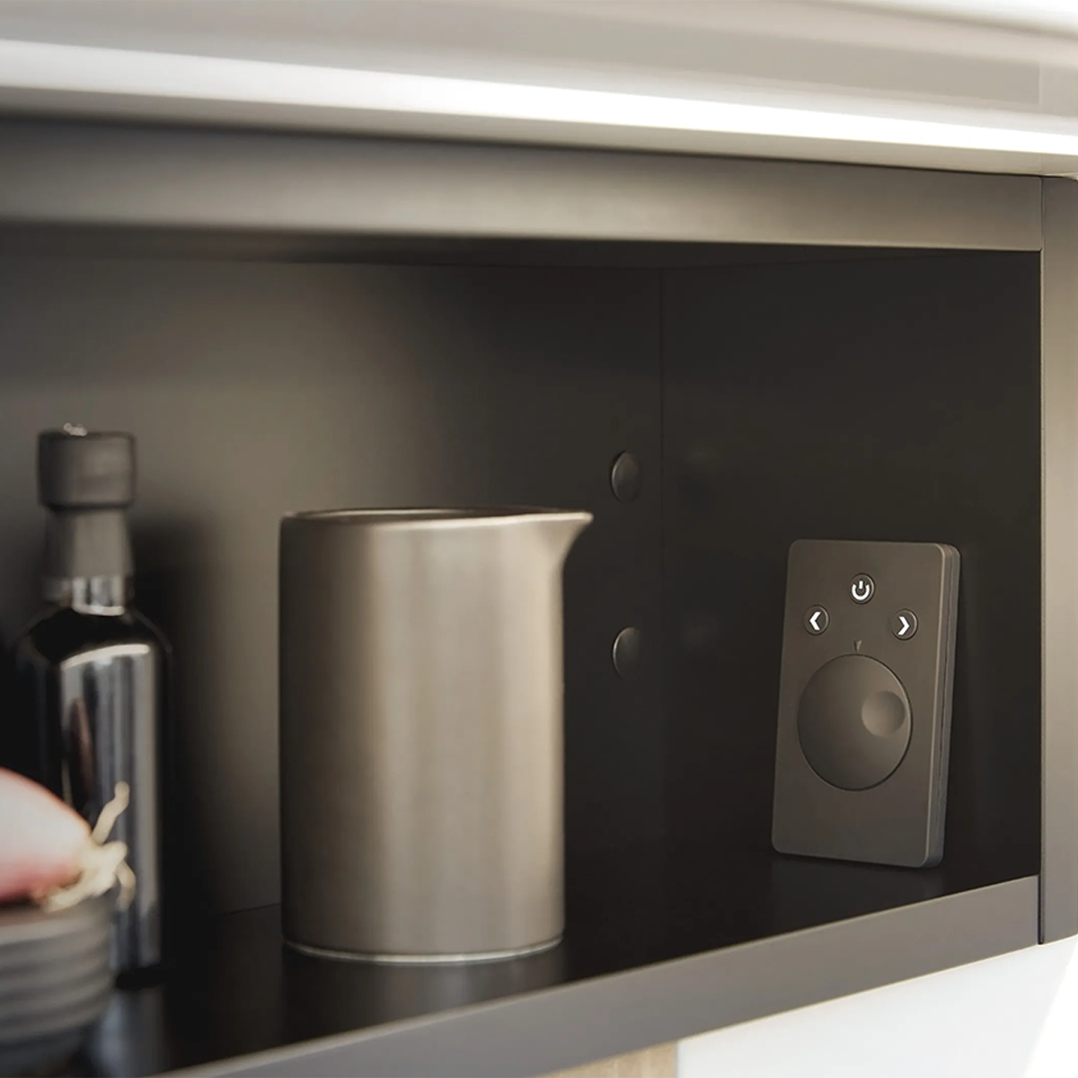 Hera 2P Dynamic Wall Mounting Remote Control 