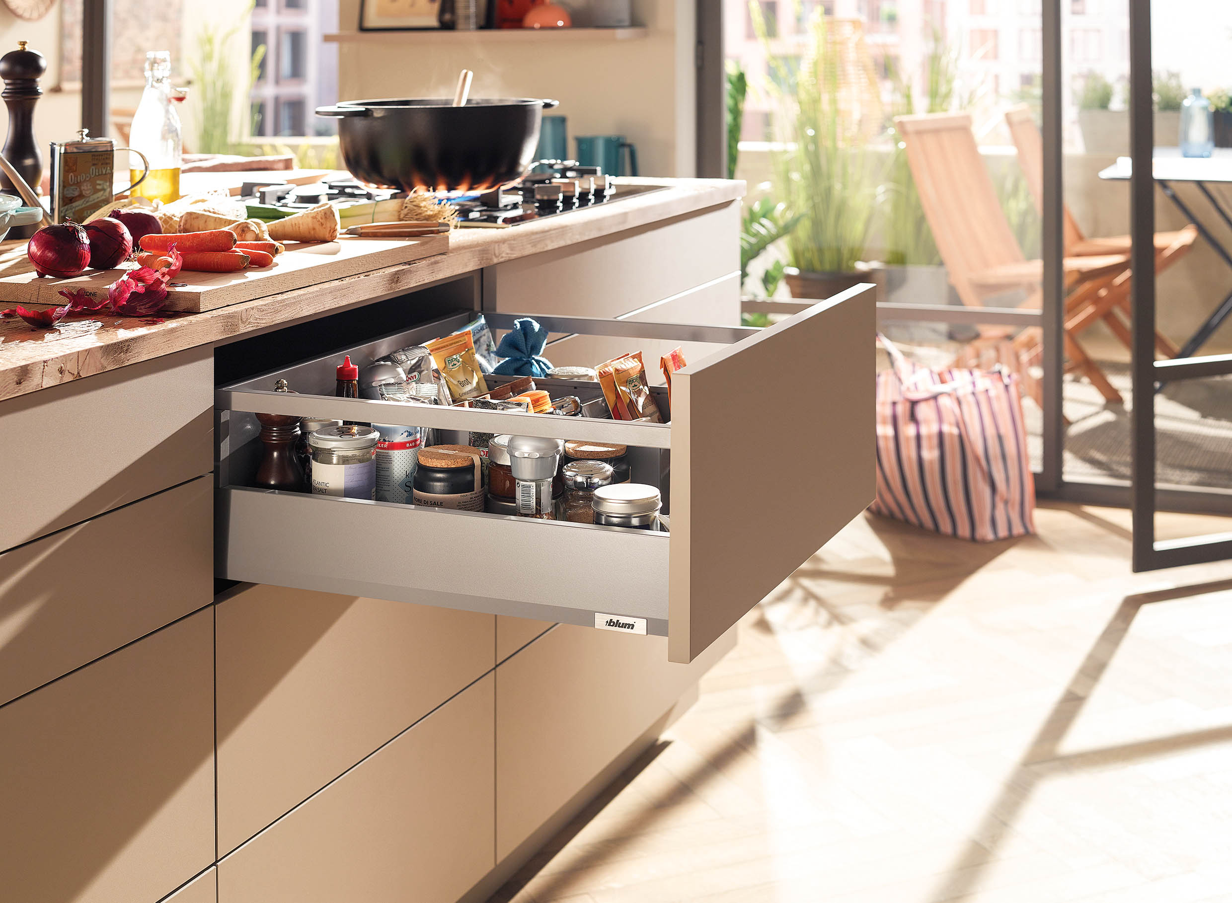 Blum MERIVOBOX drawer system